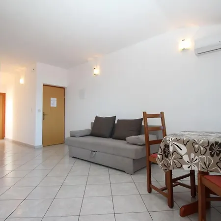 In Mit Eigenem Balkon By Interhome Apartament *