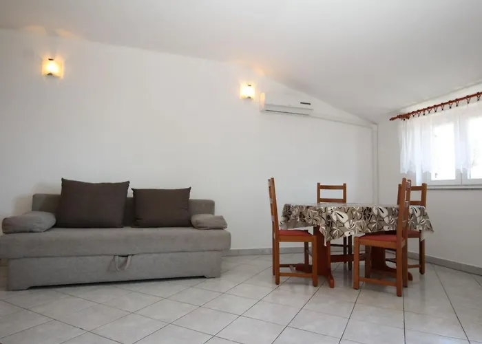 In Mit Eigenem Balkon By Interhome Apartament