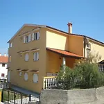 Apartmán In Mit Eigenem Balkon By Interhome *