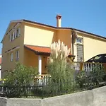 In Mit Eigenem Balkon By Interhome Apartmán Baška